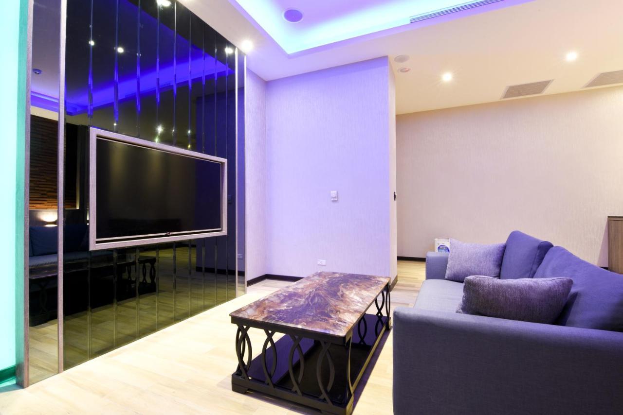 Purple Rainbow Motel Тайбэй Экстерьер фото