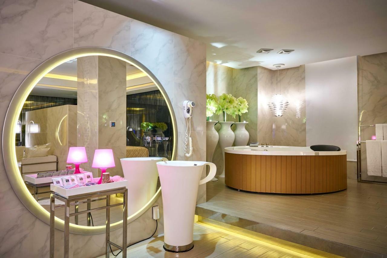 Purple Rainbow Motel Тайбэй Экстерьер фото