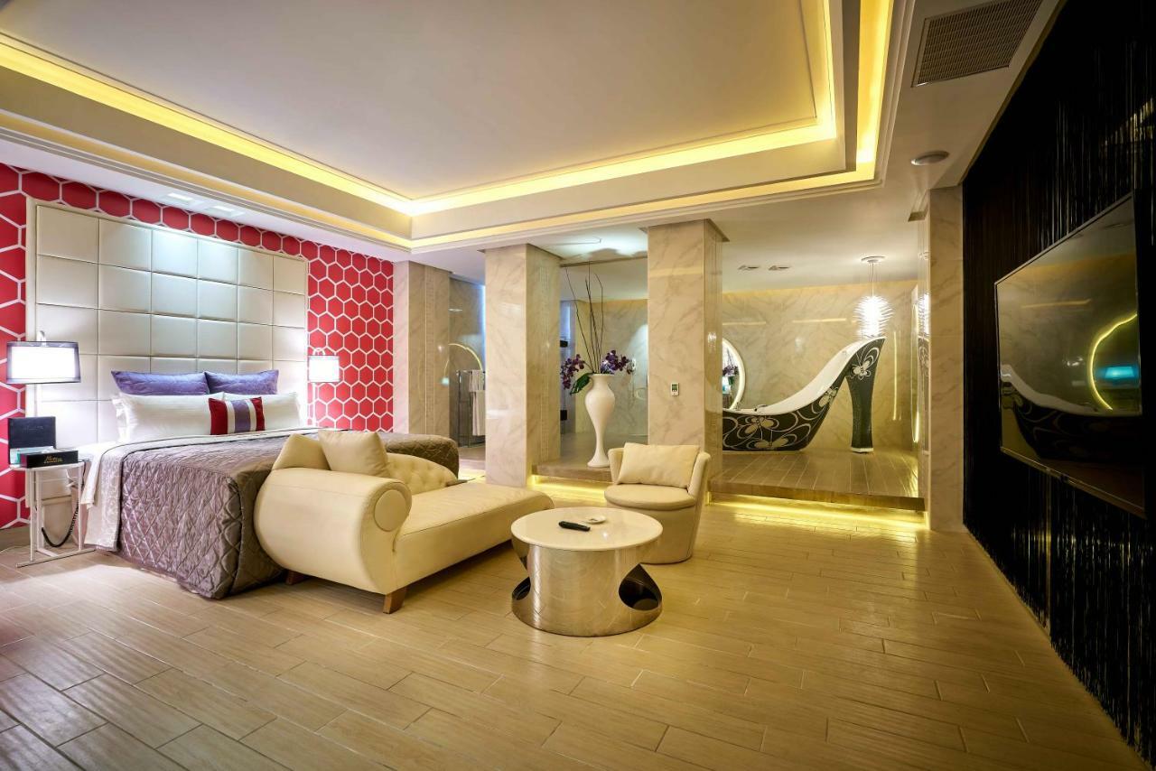 Purple Rainbow Motel Тайбэй Экстерьер фото